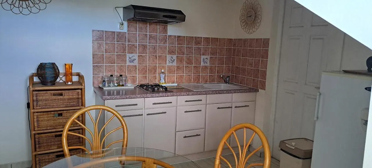 Appartement Deux pièces spacieux à Baie Mahault Guadeloupe