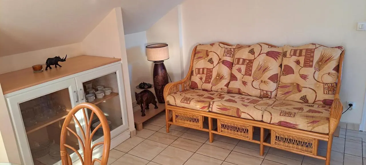 Logement Spacieux Deux Pieces A Baie Mahault Guadeloupe