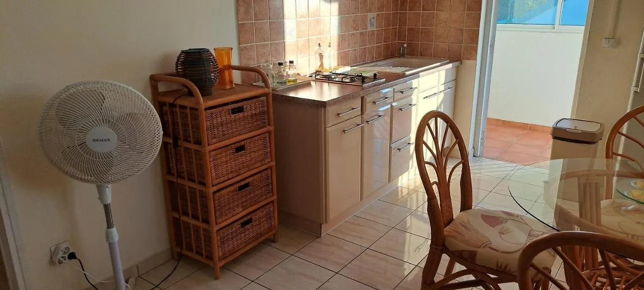 Logement Spacieux Deux Pieces A Baie Mahault Guadeloupe