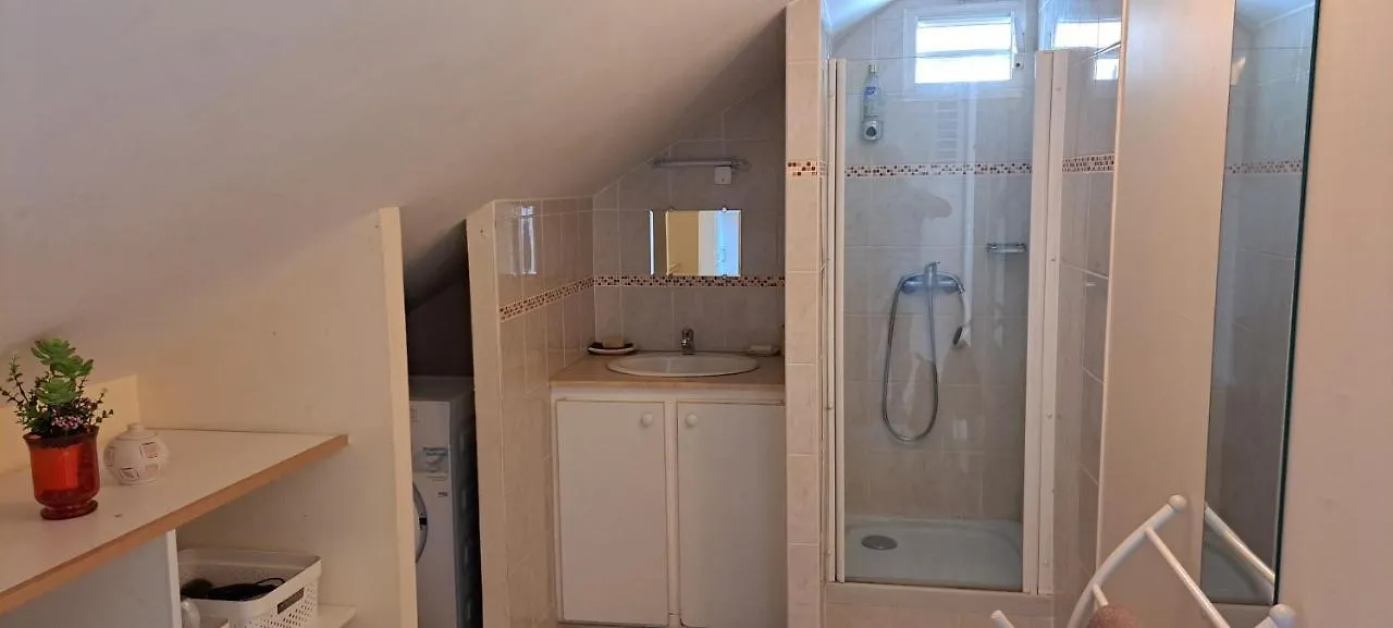 Logement Spacieux Deux Pieces A Baie Mahault