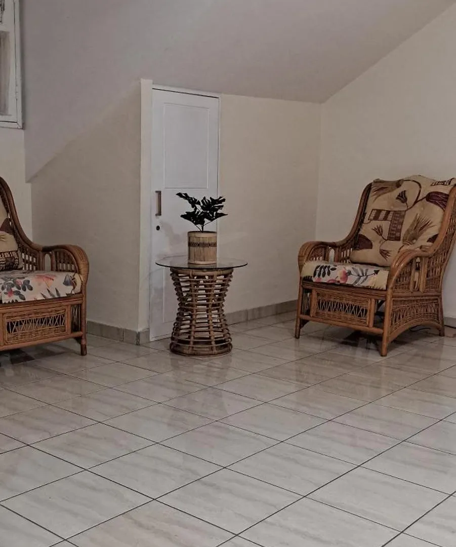 Logement Spacieux Deux Pieces A Baie Mahault Guadeloupe